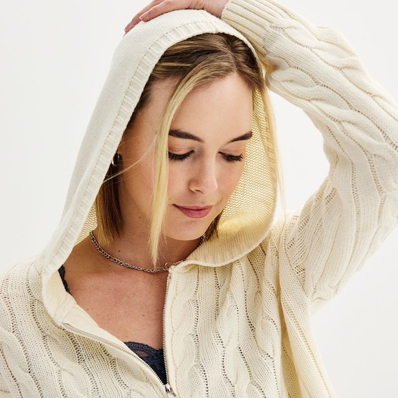 Juniors' SO Shrunken Zip-Up Cable Hoodie in Cream Eggnog Women’s Size S - Picture 3 of 9